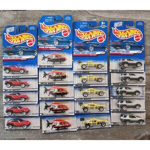 Hot‎ Wheels Lot of 20 Die-cast Cars Roll Cage Isuzu Propper Chopper Jeepster